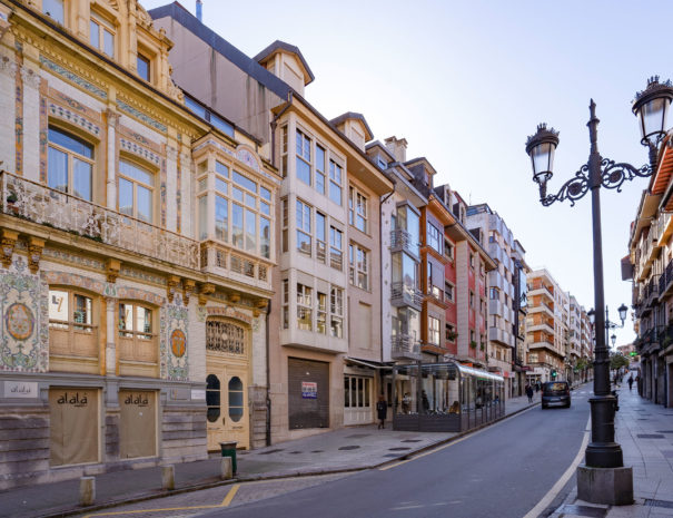 Calle de Melquiades Álvarez - Oviedo