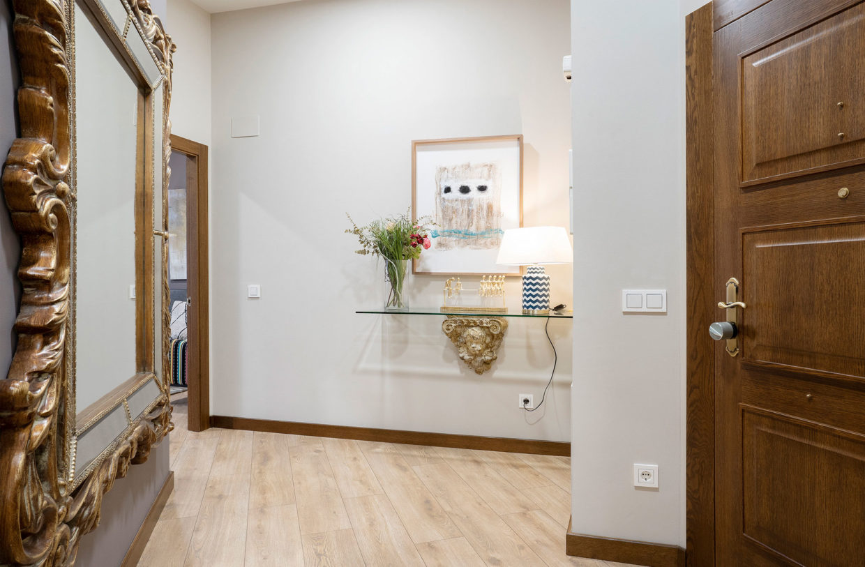 Recibidor apartamento Suite 1