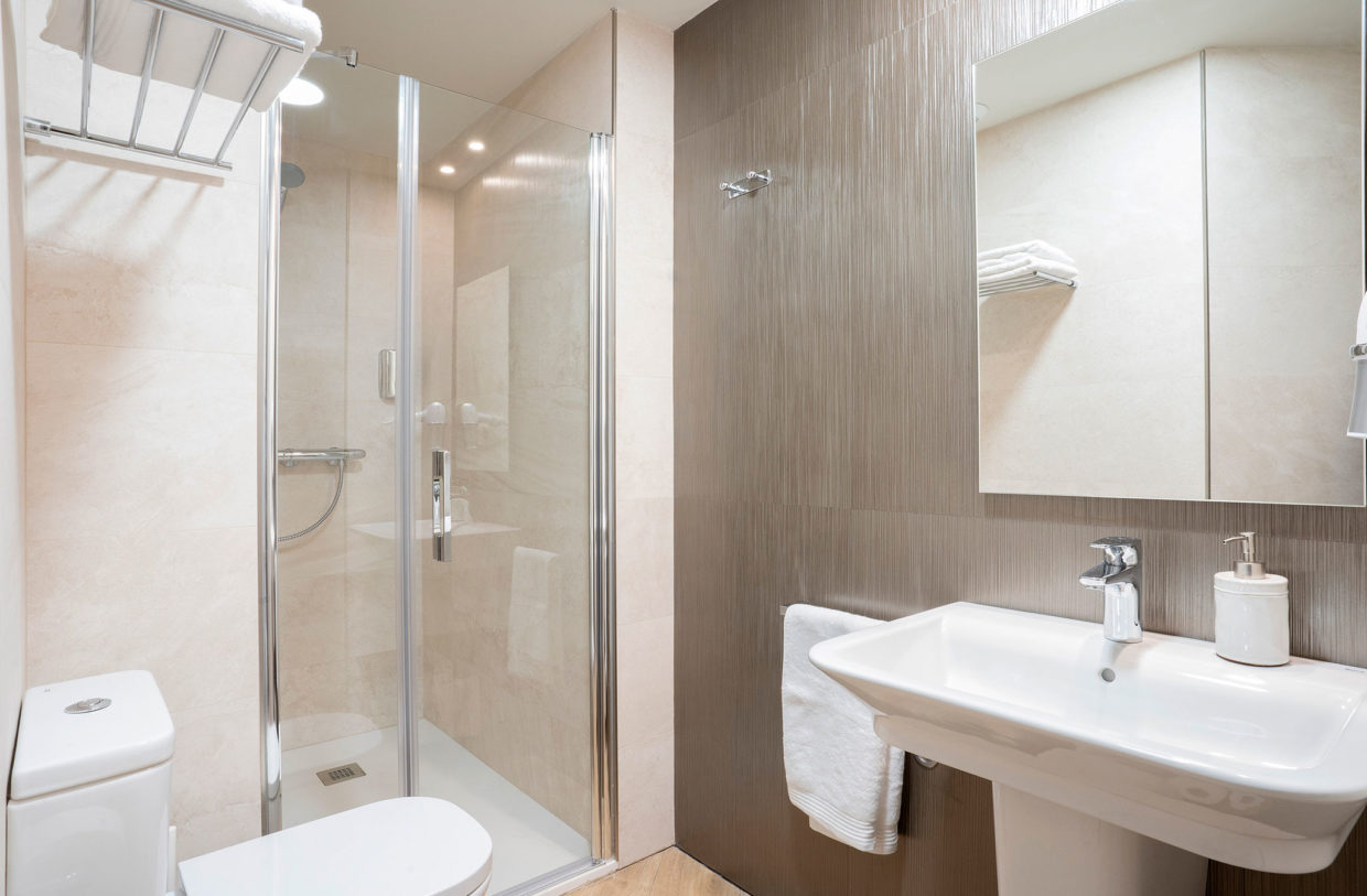 Aseo y baño apartamento Suite 2