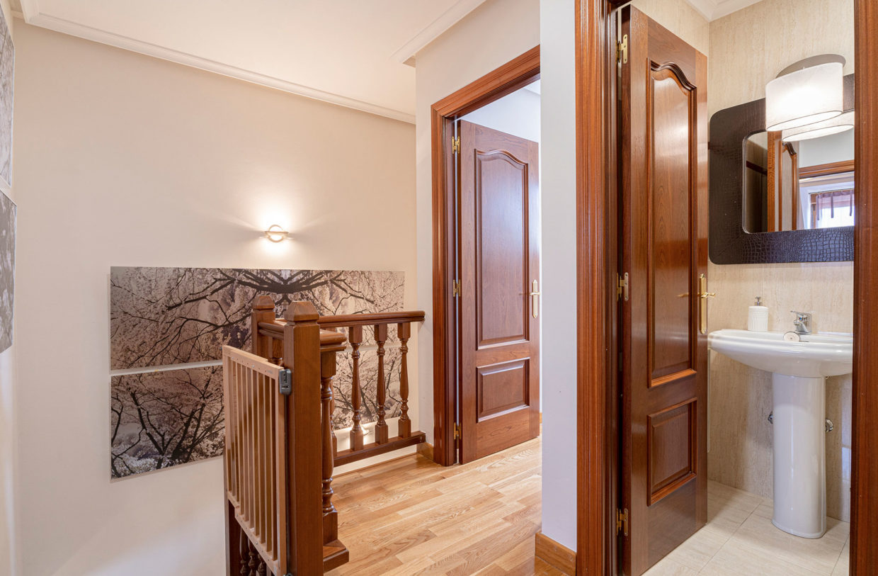 Distribuidor apartamento suite El Rosal
